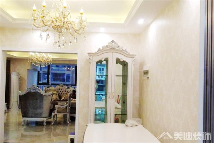 長(zhǎng)沙萬博匯三室兩廳裝修案例—餐廳