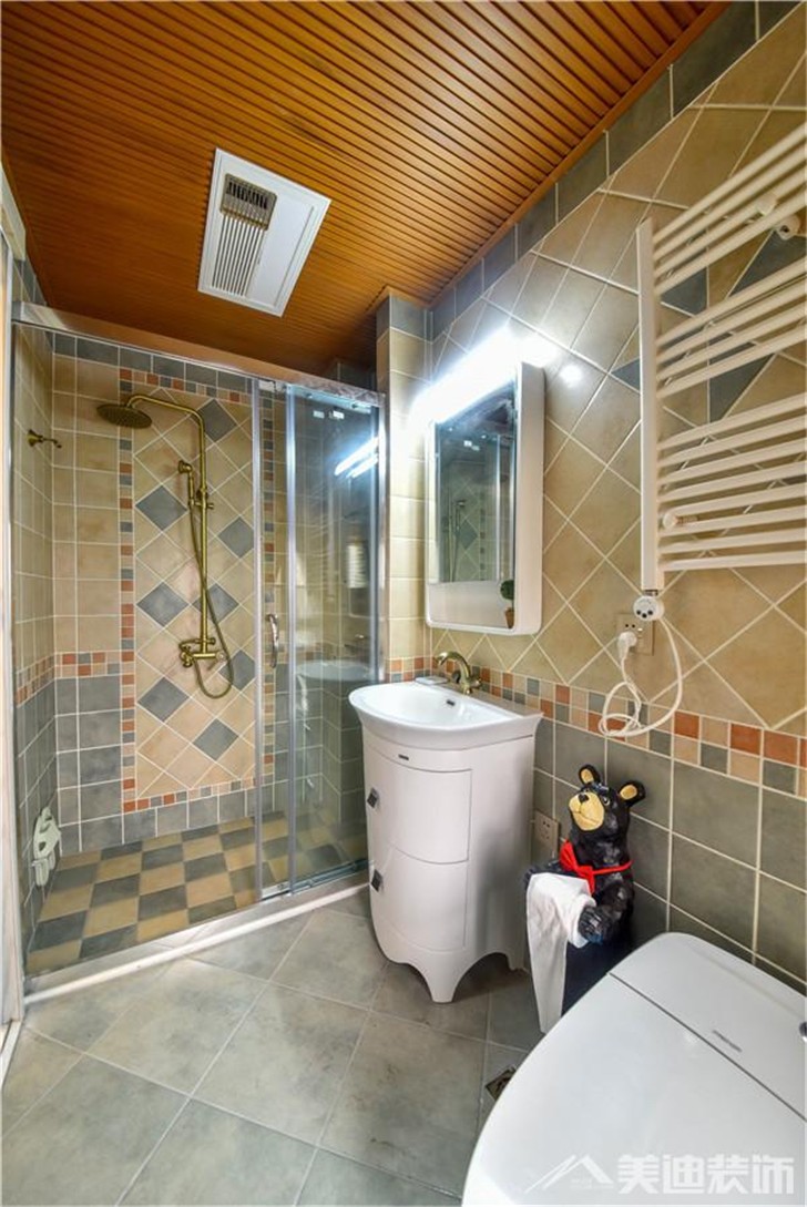 長沙雙灣國際220平裝修案例-衛(wèi)生間