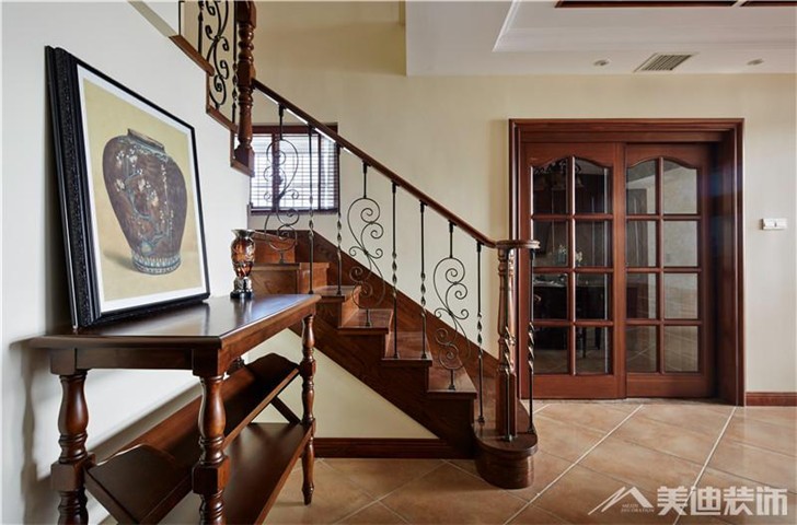 長沙香樟景苑300平裝修案例-樓梯