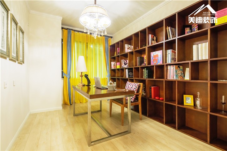 長沙北辰三角洲現(xiàn)代前衛(wèi)裝修案例圖-書房