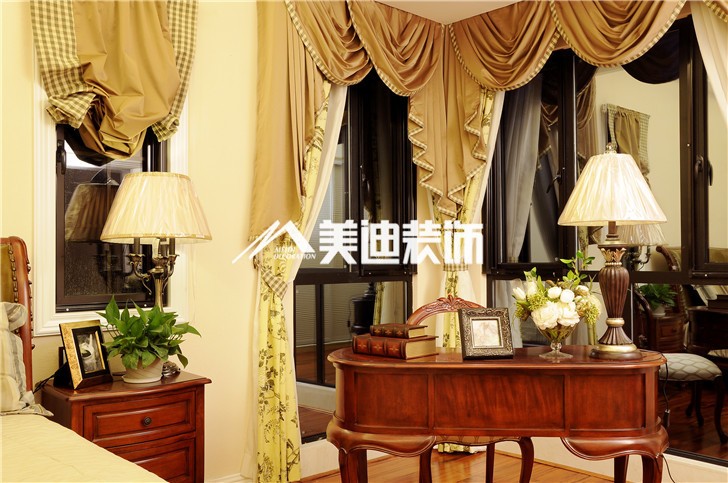 郡原美村300平美式風(fēng)裝修案例圖—臥室