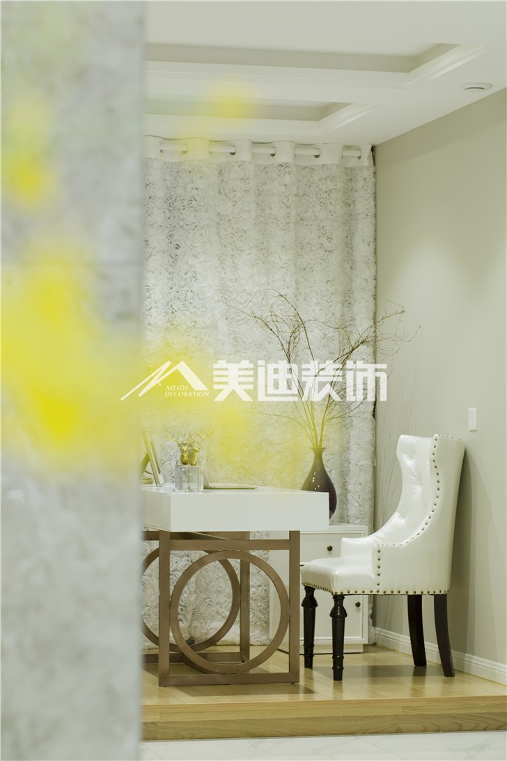 世貿(mào)鉑翠灣清新北歐風(fēng)裝修案例圖—書房