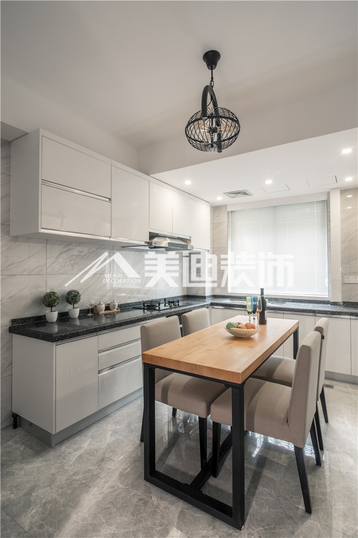 北辰三角洲現(xiàn)代簡(jiǎn)約風(fēng)裝修案例圖—廚房