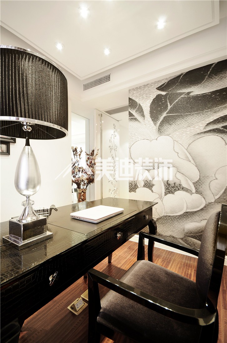 云頂梅溪湖新奢古典風(fēng)裝修案例圖—書房