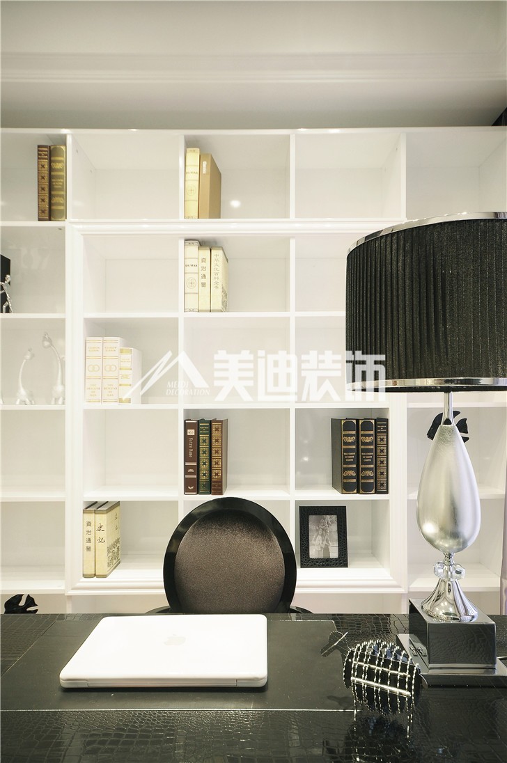 云頂梅溪湖新奢古典風(fēng)裝修案例圖—書房