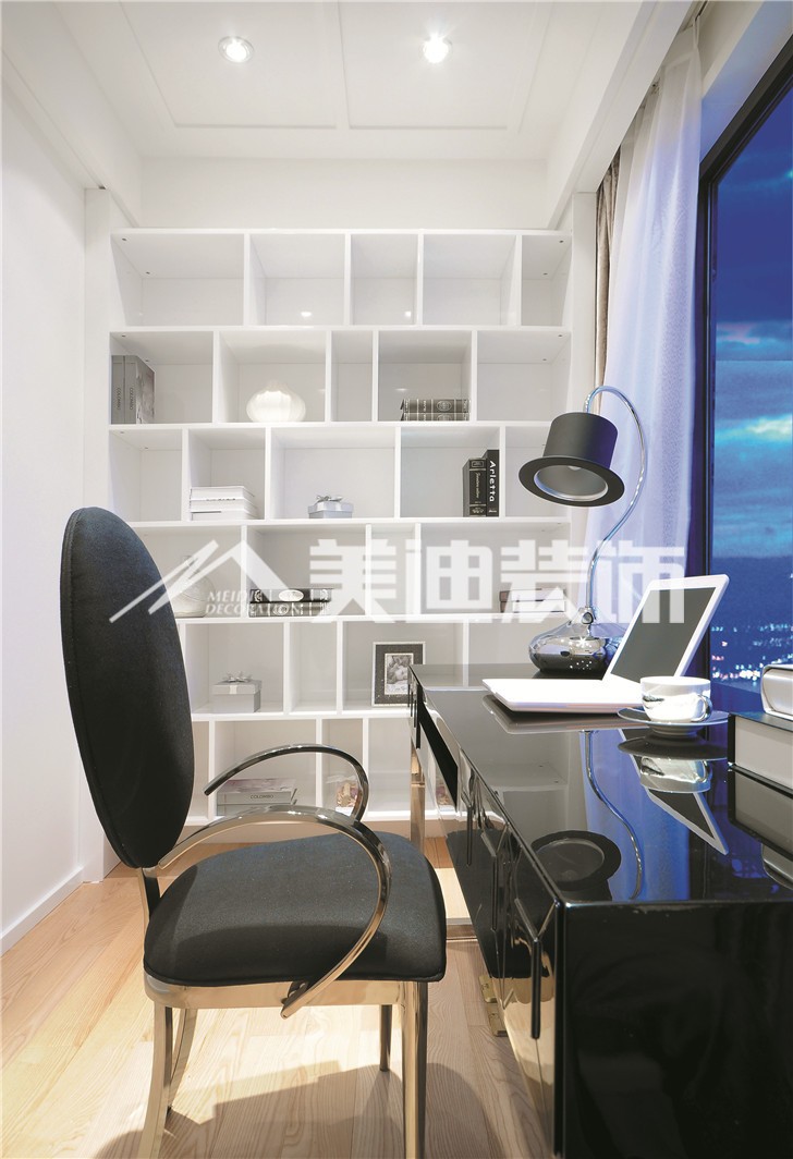 紅橡華園簡(jiǎn)約現(xiàn)代風(fēng)裝修案例圖—書房