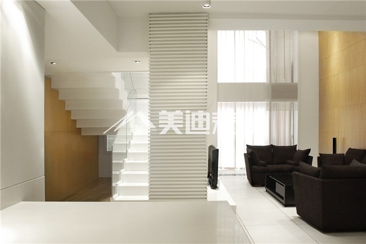 融科東南?，F(xiàn)代簡(jiǎn)約風(fēng)裝修案例圖—客廳