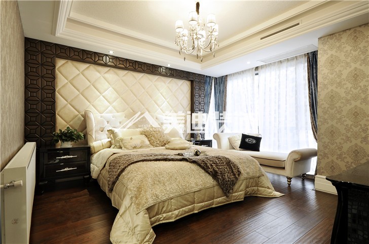 融科東南海新奢古典風(fēng)裝修案例圖—臥室
