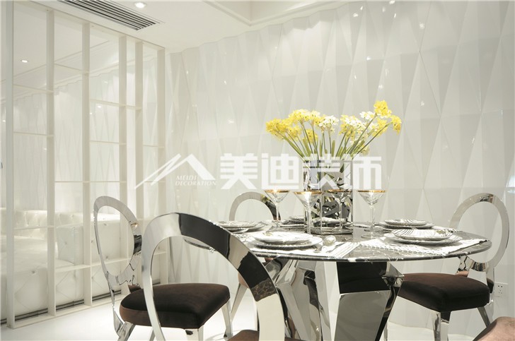 紅橡華園簡(jiǎn)約現(xiàn)代風(fēng)裝修案例圖—餐廳