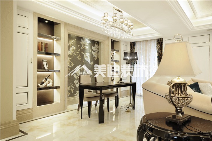 融科東南海新奢古典風(fēng)裝修案例圖—客廳