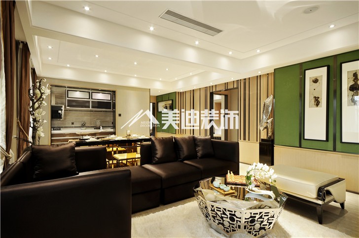 蘭亭灣畔125平港式風(fēng)裝修案例圖—客廳