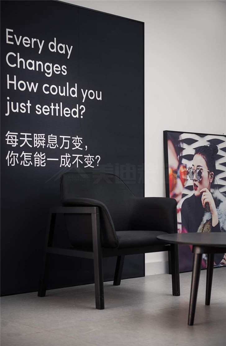 星沙領(lǐng)克4S店2000平工裝現(xiàn)代風(fēng)裝修案例圖—洽談區(qū)