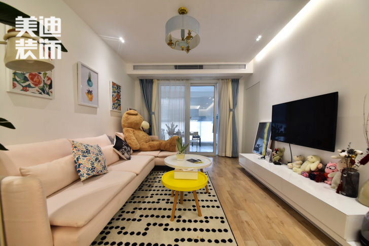 保利香檳國際88平ins風(fēng)裝修案例實(shí)拍圖--客廳