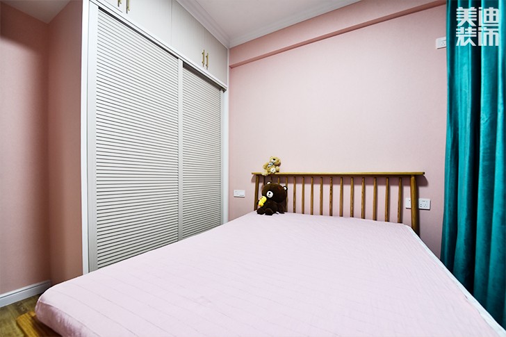 保利香檳國(guó)際88平米美式混搭風(fēng)實(shí)景圖--臥室