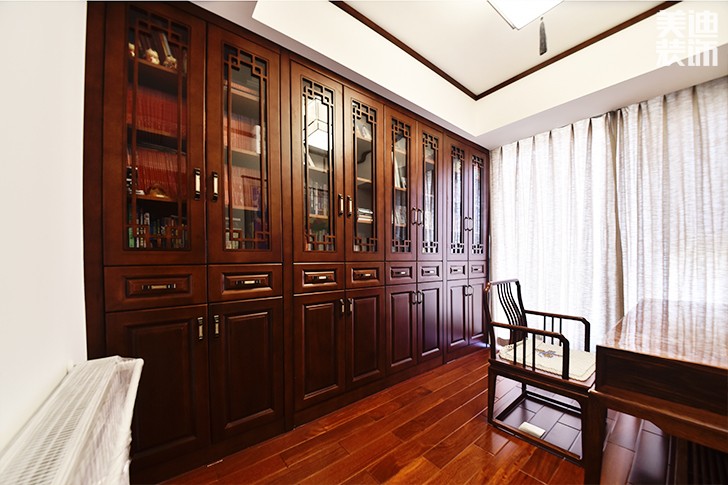 八方小區(qū)160平米新中式風(fēng)實景圖--書房