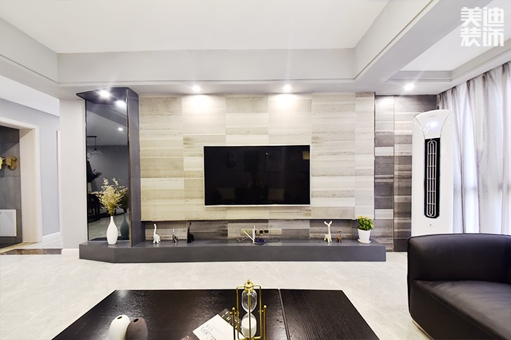 乾源國(guó)際115㎡現(xiàn)代簡(jiǎn)約裝修案例圖--客廳