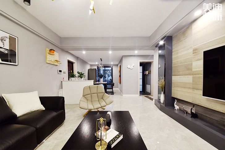 乾源國(guó)際115㎡現(xiàn)代簡(jiǎn)約裝修案例圖--客廳