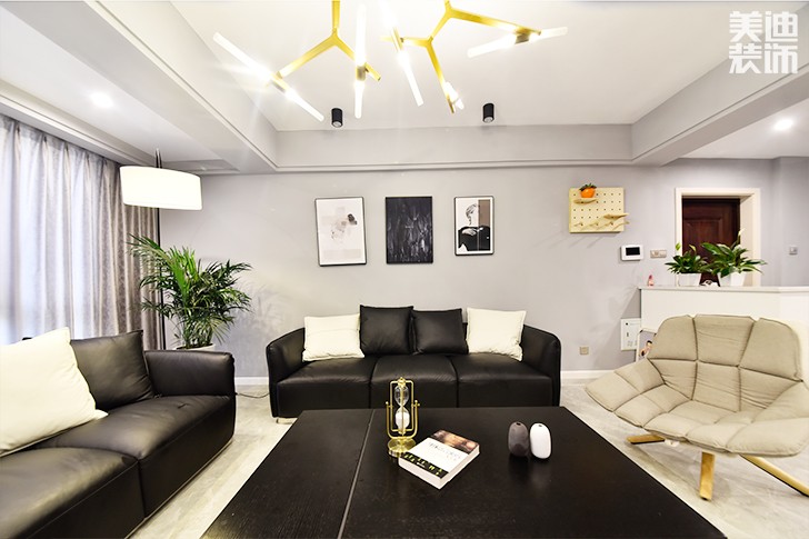 乾源國(guó)際115㎡現(xiàn)代簡(jiǎn)約裝修案例圖--客廳
