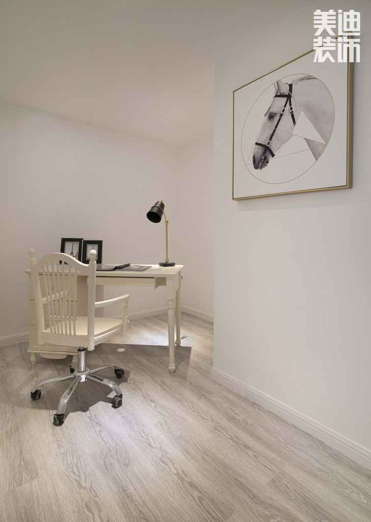 紅星店樣板間90平米簡(jiǎn)歐風(fēng)格裝修案例實(shí)拍圖--書房