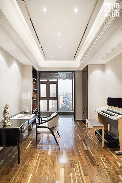 江山壹號(hào)232平米港式輕奢風(fēng)裝修案例實(shí)拍圖--書房