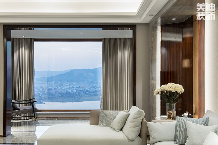 江山壹號(hào)232平米港式輕奢風(fēng)裝修案例實(shí)拍圖--陽臺(tái)