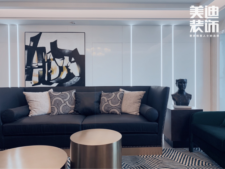 北辰定江洋180平現(xiàn)代風格裝修案例實拍圖--沙發(fā)