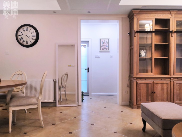 方小區(qū)128小美風(fēng)格裝修案例實(shí)拍圖--客餐廳