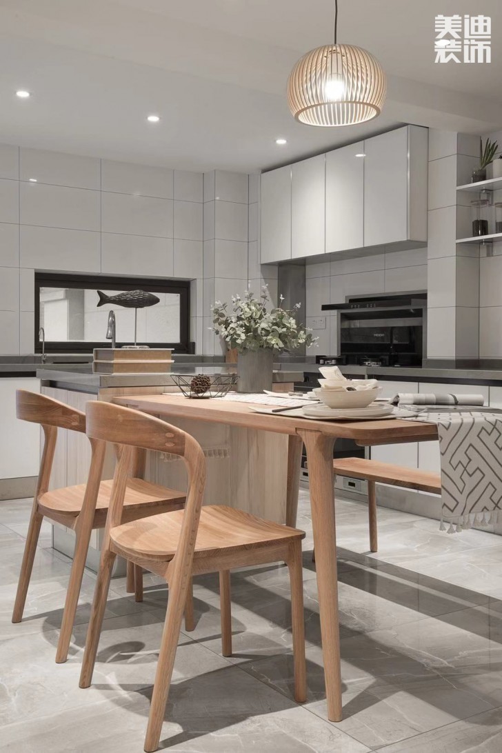 中航城140平米日式風格裝修實拍圖--餐廳