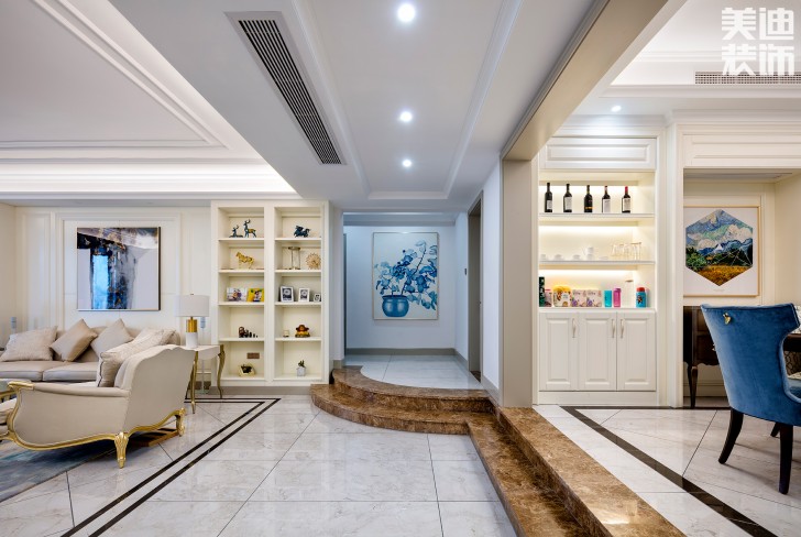 中隆國(guó)際御璽220平米美式輕奢風(fēng)裝修案例實(shí)拍圖-過(guò)道