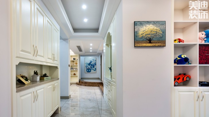 中隆國(guó)際御璽220平米美式輕奢風(fēng)裝修案例實(shí)拍圖-玄關(guān)