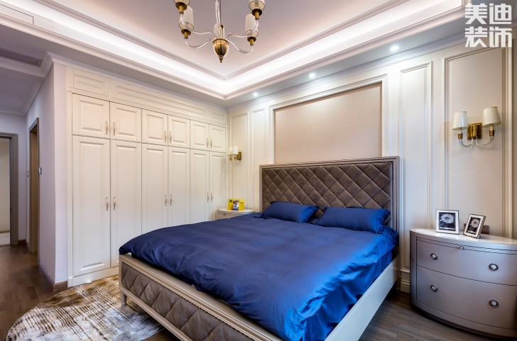 中隆國(guó)際御璽220平米美式輕奢風(fēng)裝修案例實(shí)拍圖-臥室
