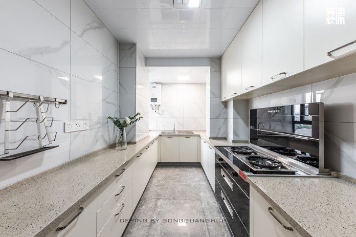 保利西海岸130㎡現(xiàn)代風(fēng)格案例實(shí)拍圖