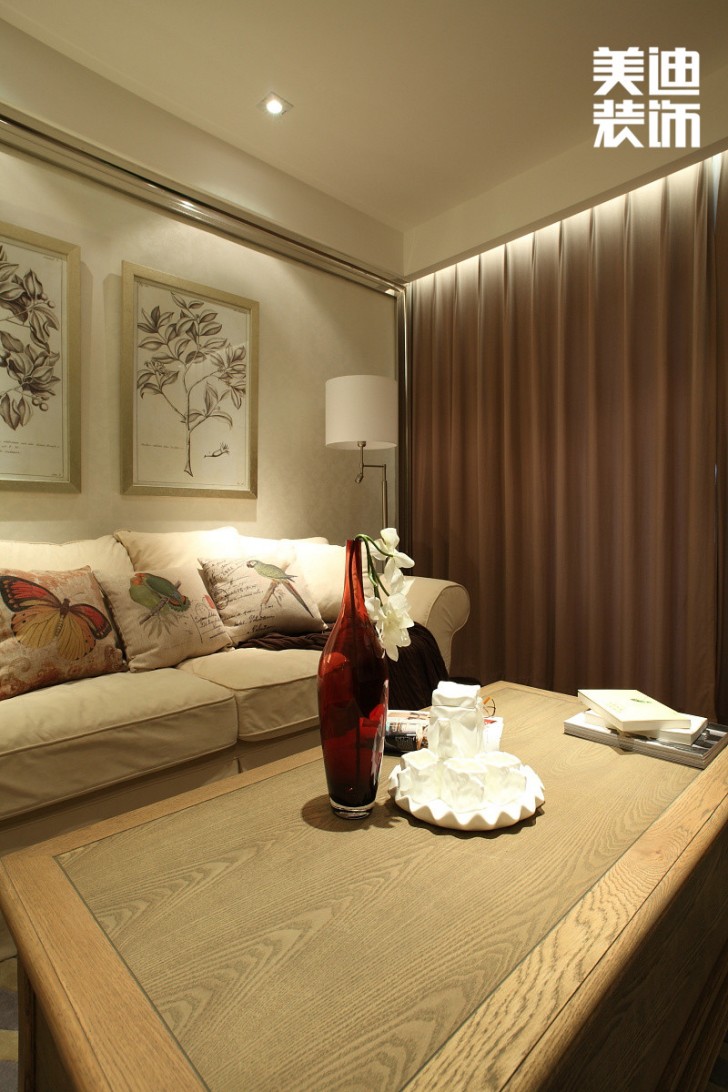 南國(guó)嘉苑140㎡簡(jiǎn)美風(fēng)格裝修實(shí)景效果圖—客廳