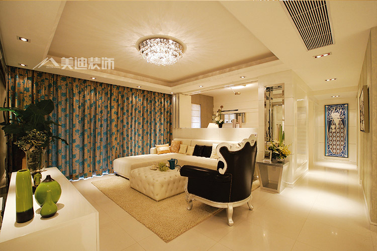 在長沙，買個90左右的房子，價格也是最合適的，很適合剛出來奮斗不久的年輕人，且現(xiàn)在市面上的小戶型家居居多，適合90平小戶型裝修風(fēng)格主要為簡約風(fēng)格，既節(jié)省裝修費(fèi)用同時又展現(xiàn)自我個性長沙90平房子裝修