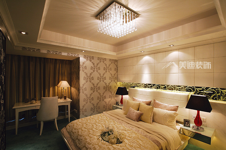 在長沙，買個90左右的房子，價格也是最合適的，很適合剛出來奮斗不久的年輕人，且現(xiàn)在市面上的小戶型家居居多，適合90平小戶型裝修風(fēng)格主要為簡約風(fēng)格，既節(jié)省裝修費(fèi)用同時又展現(xiàn)自我個性長沙90平房子裝修