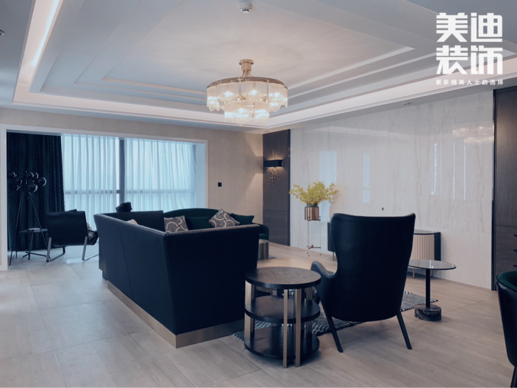 北辰定江洋180平現(xiàn)代風(fēng)格裝修案例實拍圖--客廳